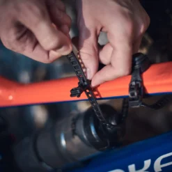 Fidlock TWIST Uni Base - Zwart -Trap Vlot Verkoopwinkel 09620 fidlock TWIST uni base outdoor 06 scaled