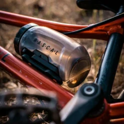 Flessendraaiset - Drinkfles Met Houder -Trap Vlot Verkoopwinkel 1c6f8363 ea4d 46e1 a3d0 79955413c553 w1920