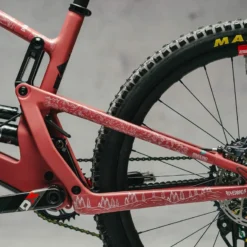 Dyedbro Montuurbeschermingskit - EWS Bergen - Wit Mat -Trap Vlot Verkoopwinkel 93D055ED C5C4 4460 852F 51DB6F7A7182 1024x1024 2x