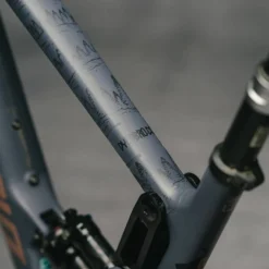 Dyedbro Frame Beschermings Kit - EWS Bergen - Zwart Mat -Trap Vlot Verkoopwinkel B9C04CAC 7DB2 4A66 9F4C 085F9F0CCAD9 1024x1024 2x