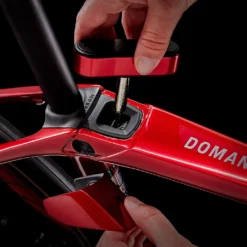 Trek Domane SL 6 ETap Gen 4 Crimson -Trap Vlot Verkoopwinkel DomaneSL6eTap 23 36152 A Alt7