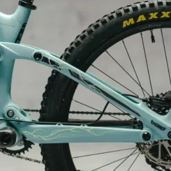 Dyedbro Montuurbeschermingsset - Bliksem - Geel Mat -Trap Vlot Verkoopwinkel FFD94546 0967 4AB9 AA74 CDA8A31BEDC4 1024x1024 2x