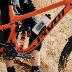 Fidlock TWIST Fles 600 + Bike Base Set - Transparant Zwart 6 Fidlock TWIST Fles 600 + Bike Base Set - Transparant Zwart -Trap Vlot Verkoopwinkel FIDLOCK TWIST bottle 600 7